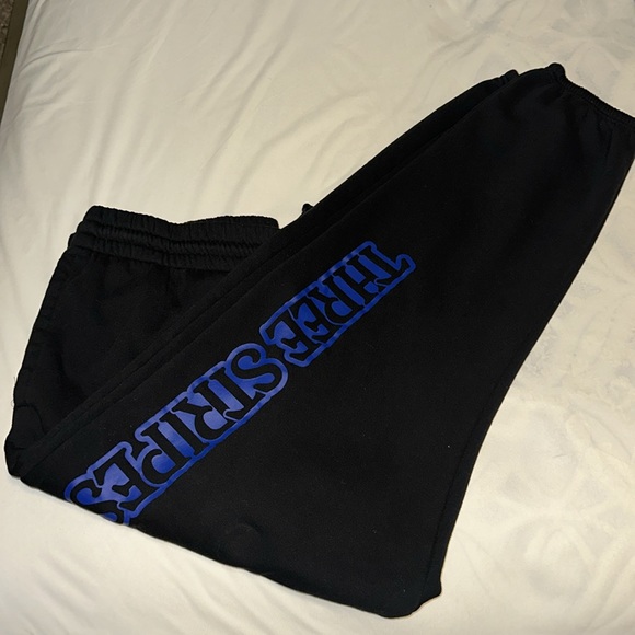 black adidas joggers - Picture 3 of 6